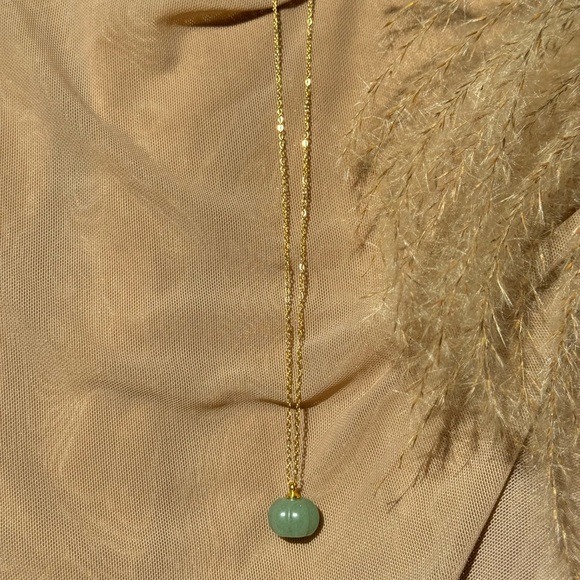 Pumpkin Crystal Gemstone Gold Necklaces - Picture 7 of 13